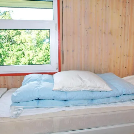 7 Person In Hemmet-by Traum *