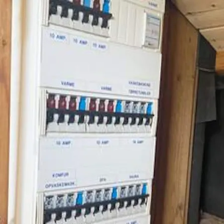 7 Person In Hemmet *
